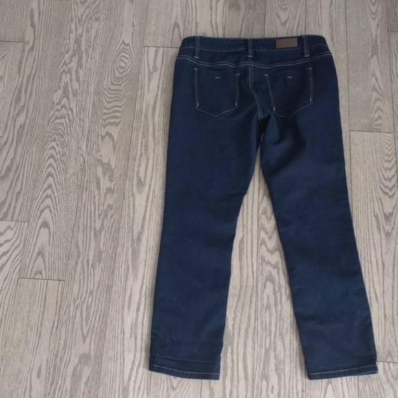 Beautiful crop jeans by Kenneth Cole reaction 🍀 - Picture 12 of 12